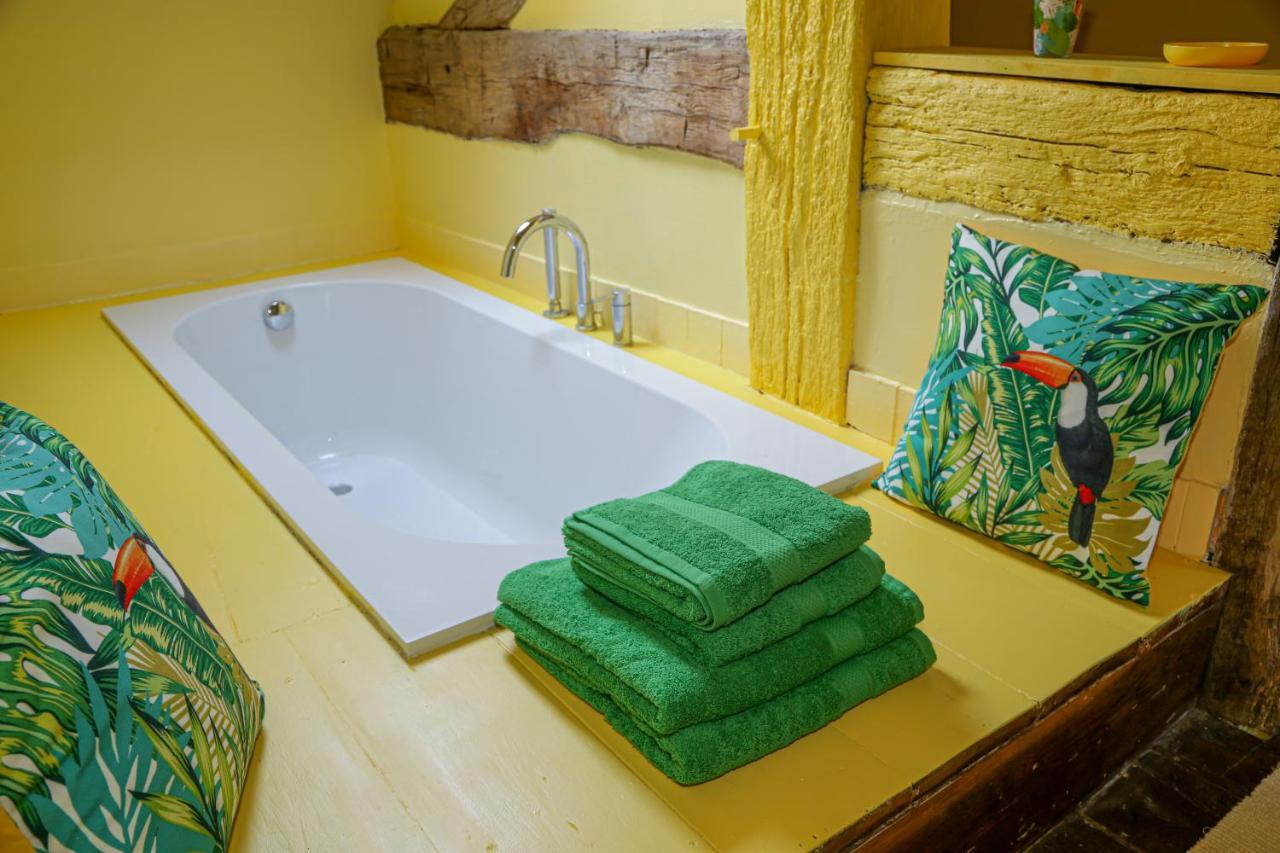 Bed and Breakfast Domaine Du Bourg Salon Екстер'єр фото