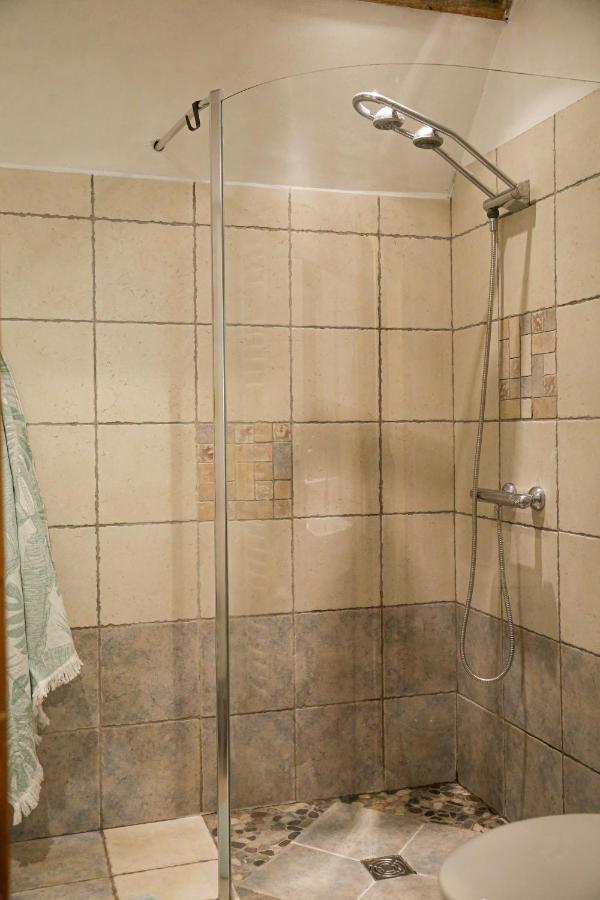 Bed and Breakfast Domaine Du Bourg Salon Екстер'єр фото