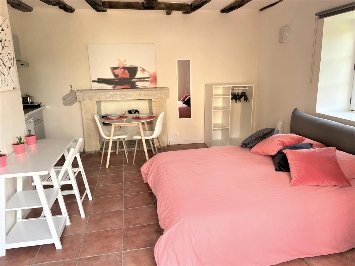 Bed and Breakfast Domaine Du Bourg Salon Екстер'єр фото