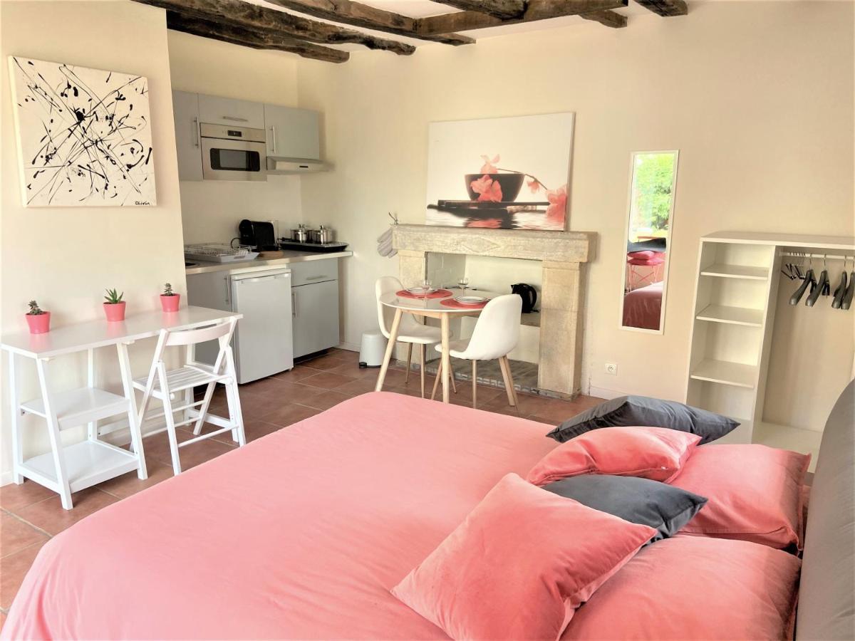 Bed and Breakfast Domaine Du Bourg Salon Екстер'єр фото